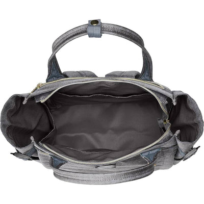 Sac à main en toile grise ouvert, avec plusieurs compartiments zippés, poignées robustes, idéal pour le quotidien et le voyage.