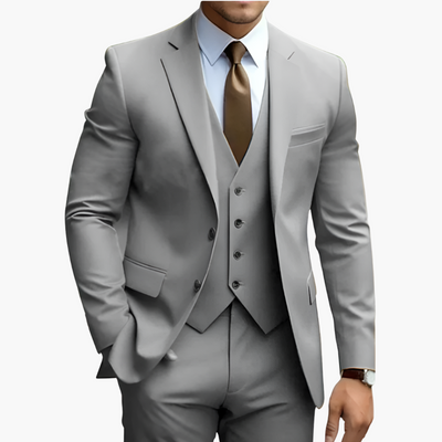 Elegantní pánský oblek se sakem, vestou a kalhotami