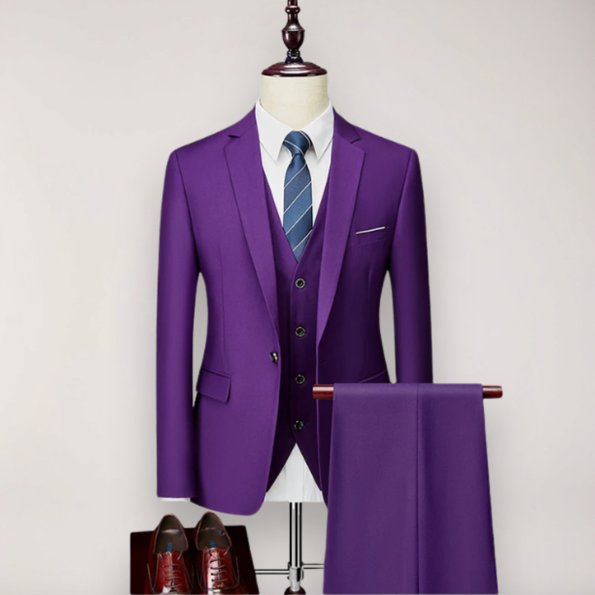 Costume trois pièces pour hommes - Blazer, gilet et pantalon de coupe ajustée pour les occasions formelles