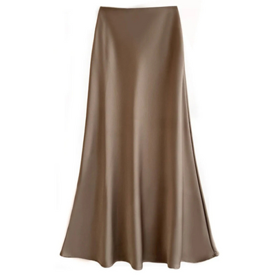 Jupe longue en satin marron, élégante et fluide, idéale pour un look chic et moderne. Mode féminine, tendance automne-hiver.