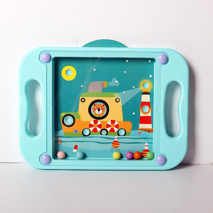 Jouet éducatif en bois pour enfants, labyrinthe magnétique avec sous-marin jaune et phare, billes colorées, développement motricité fine.