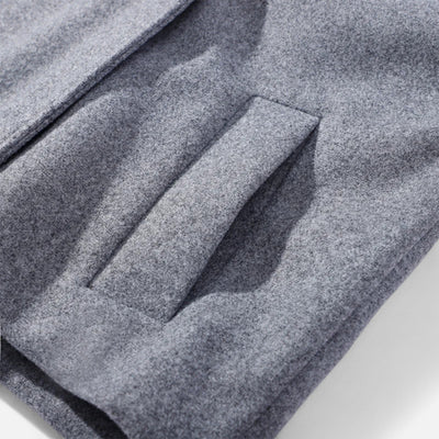 Abrigo corto de mujer con cuello alto chic