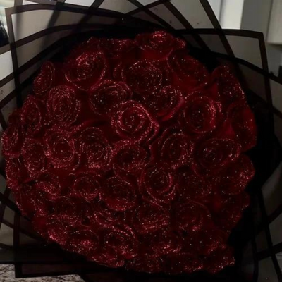 Roses pailletées en fleurs éternelles