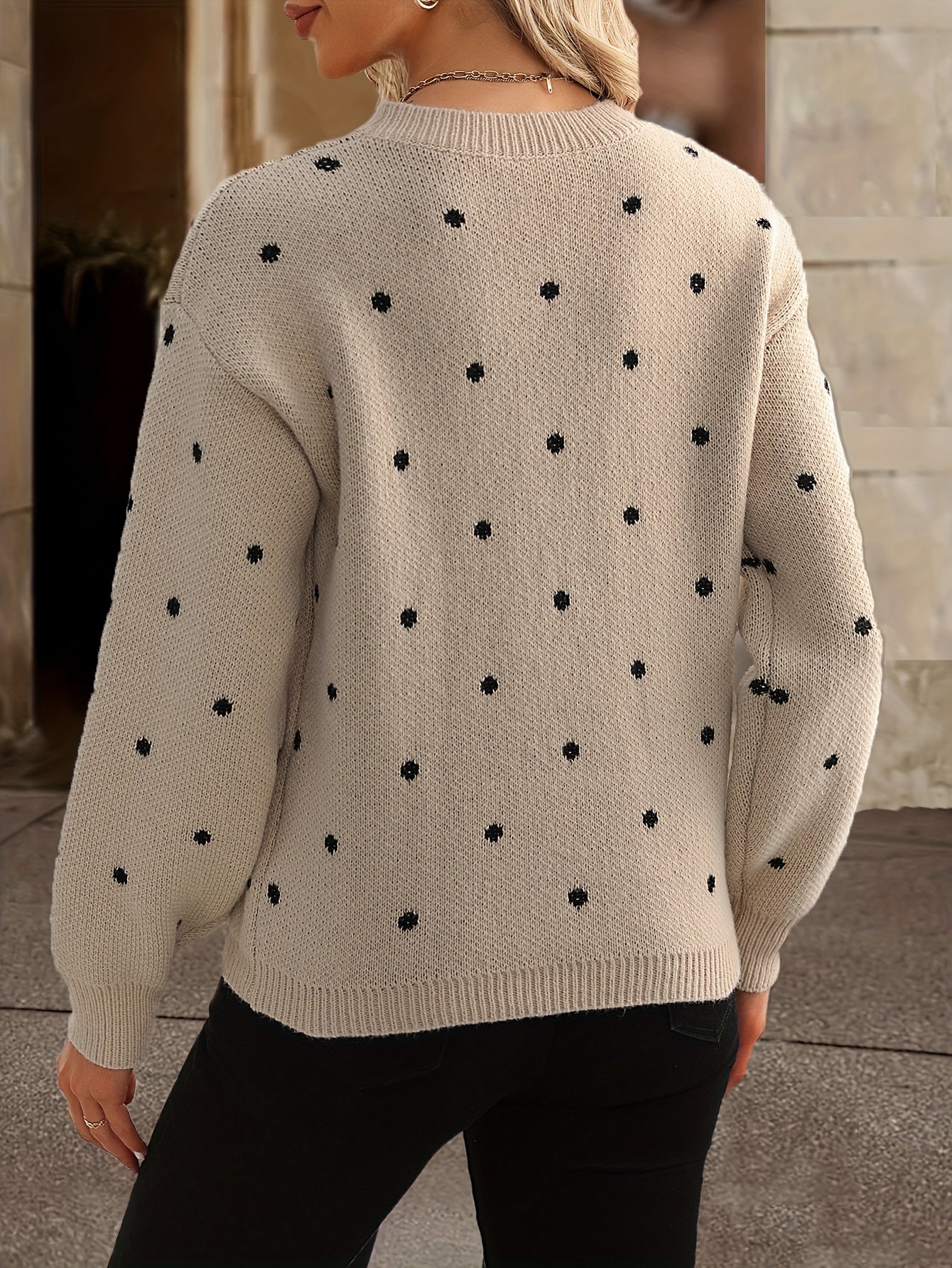 Suéter de lunares de Zara: casual y elegante para mujer en otoño e invierno