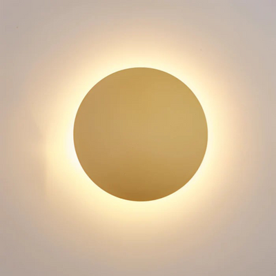 Applique murale LED ronde moderne, lumière douce et chaleureuse, design minimaliste, idéale pour salon ou chambre, éclairage intérieur élégant.