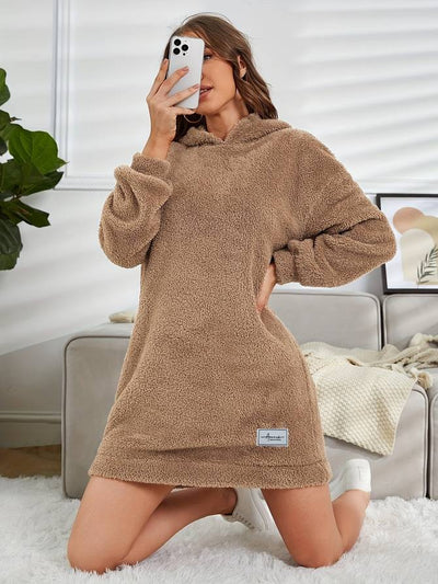 Sudadera con capucha elegante para mujer con un ajuste cálido.