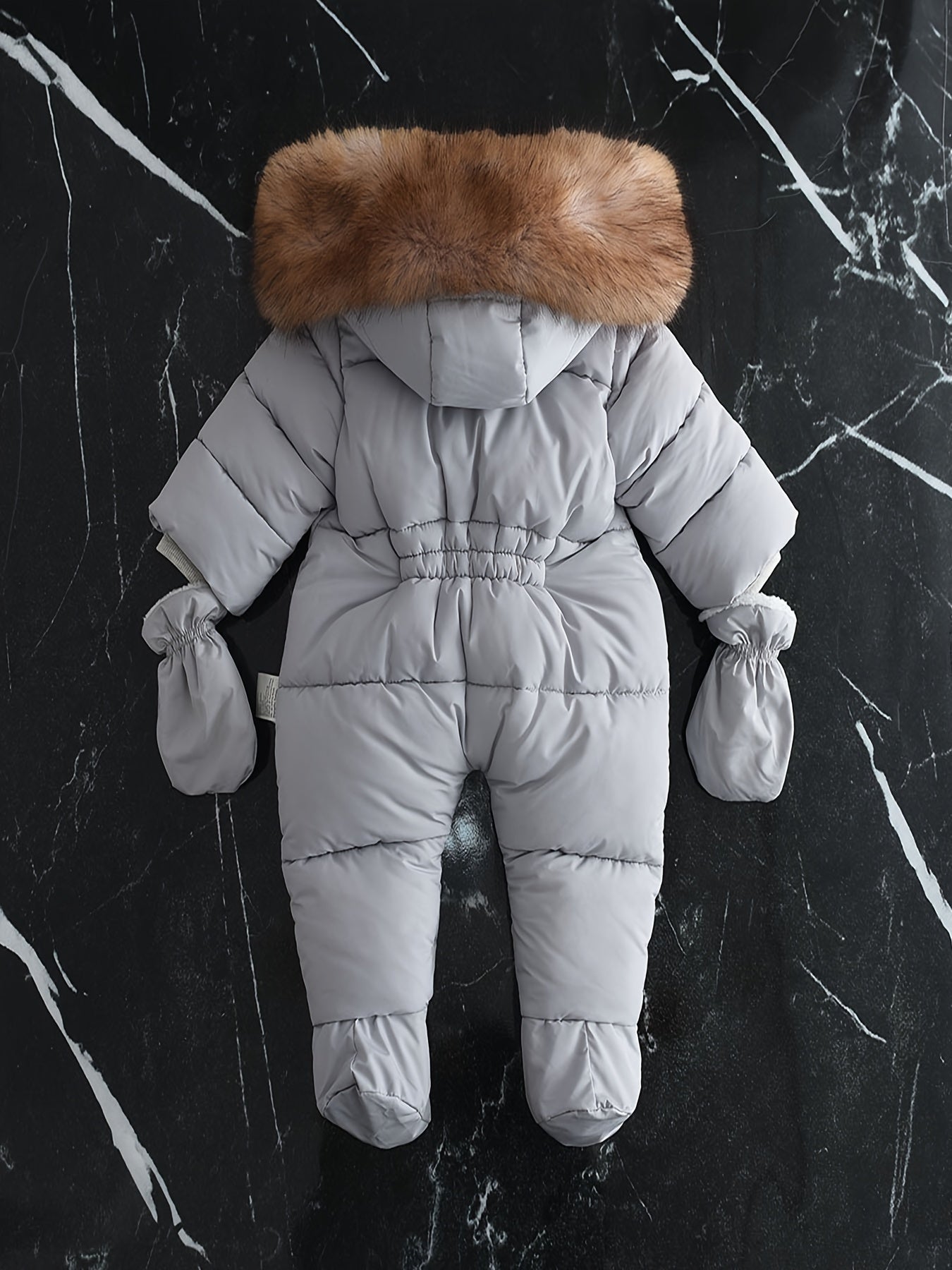Mono de bebé Frosty: mono de invierno de lujo con capucha para los meses más fríos