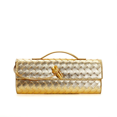 Sac à main en cuir doré tressé avec fermoir doré, design élégant et luxueux, accessoire de mode chic pour soirées et événements spéciaux.