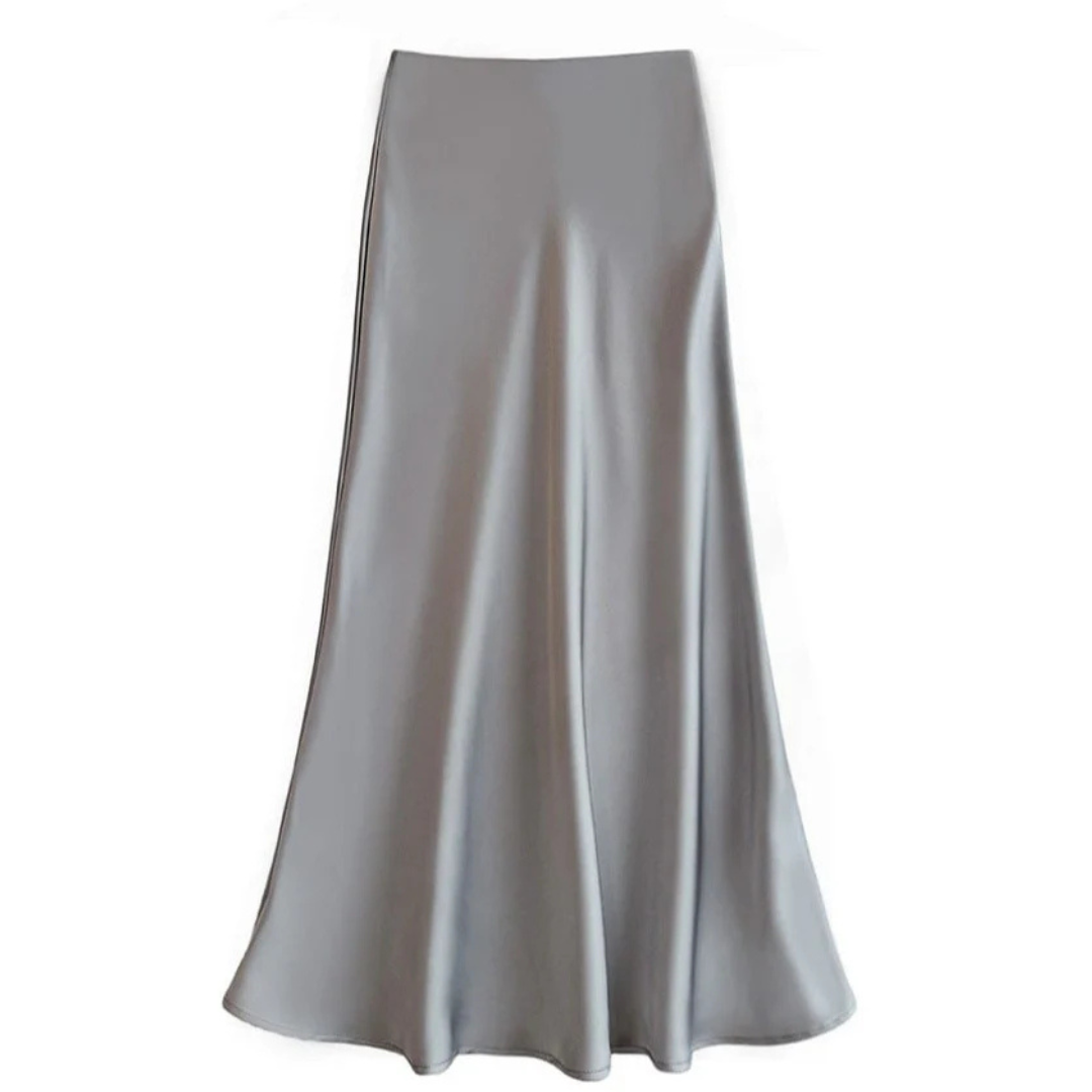 Jupe longue grise en satin, élégante et fluide, idéale pour tenues de soirée ou occasions spéciales. Mode féminine chic et tendance.