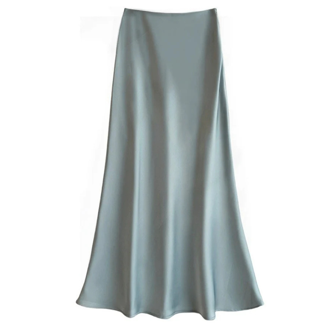 Jupe longue en satin gris clair, élégante et fluide, idéale pour tenues de soirée ou occasions spéciales. Mode féminine chic et tendance.