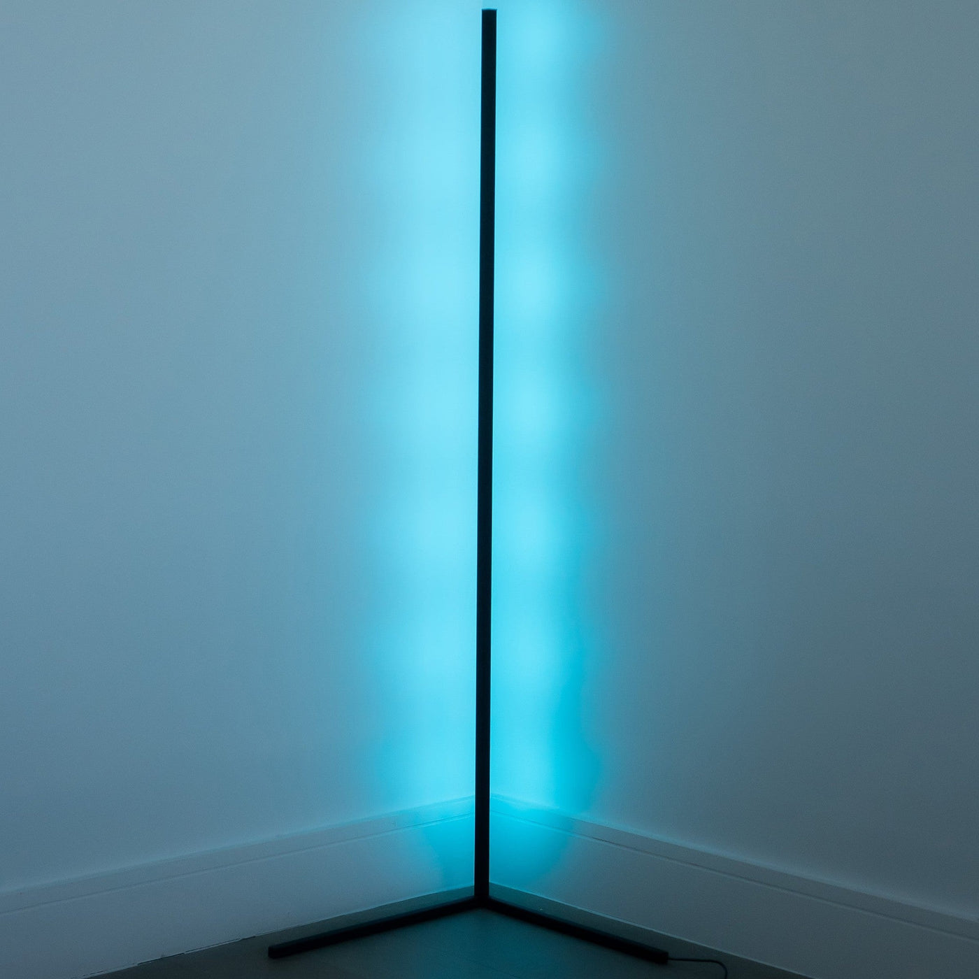 Lampe d'angle LED mince - Luminosité réglable pour le salon ou la chambre à coucher