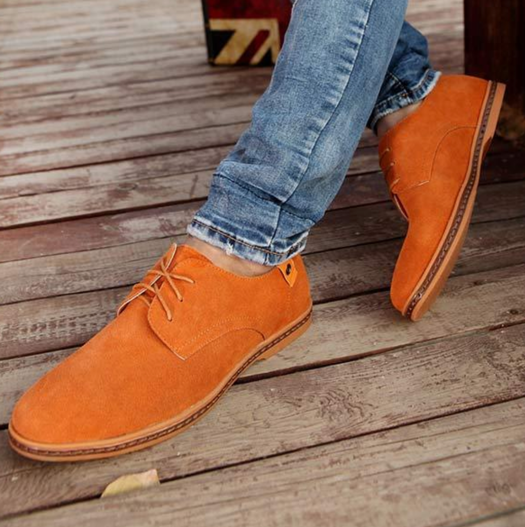 Chaussures à enfiler pour hommes avec bout en amande intemporel