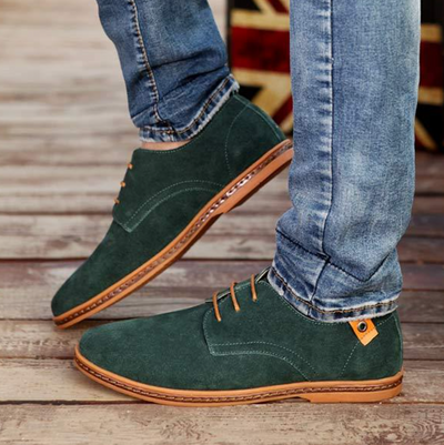 Chaussures à enfiler pour hommes avec bout en amande intemporel