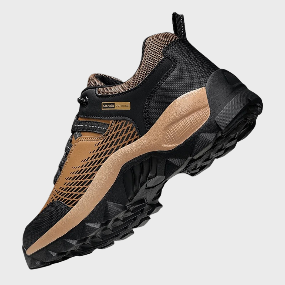 Chaussure de randonnée homme, semelle antidérapante, design noir et marron, respirante, idéale pour activités extérieures et trekking.