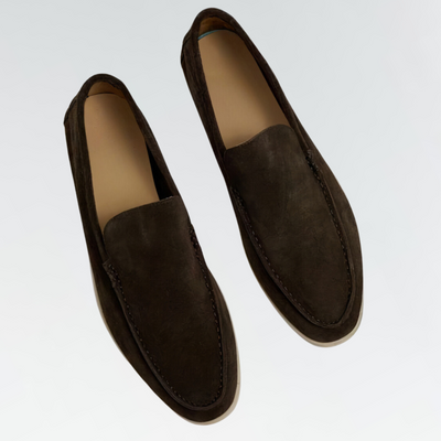 Mocassins en daim marron pour homme, élégants et confortables, semelle en cuir, style décontracté chic, parfaits pour toutes occasions.
