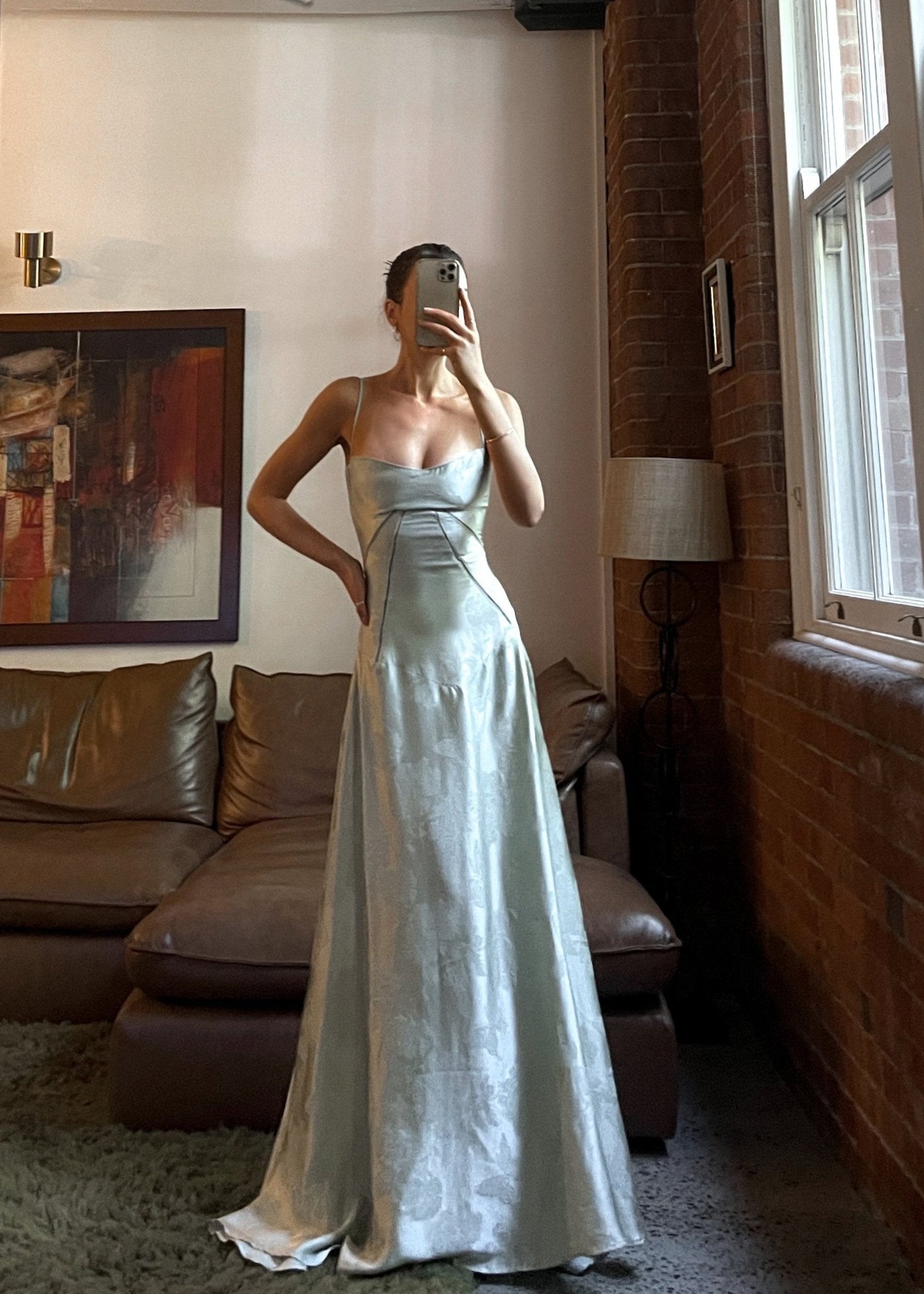 Maxi-robe satinée | Bretelles spaghetti & design cintré | Glamour élégant