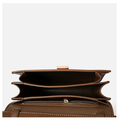 interieur sac bandouliere a rabat femme camel detail or
