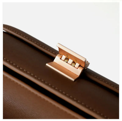 sac bandouliere a rabat femme en similicuir camel detail or