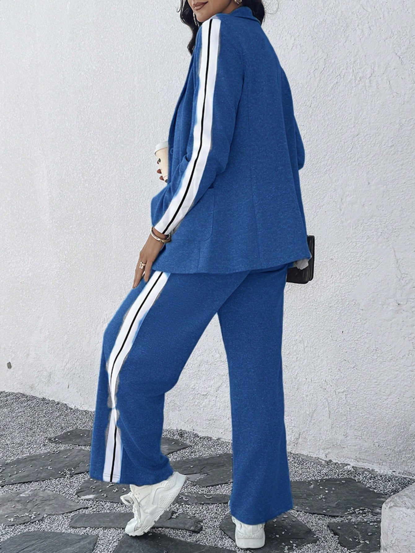 Long sleeve suit set with lapels with model