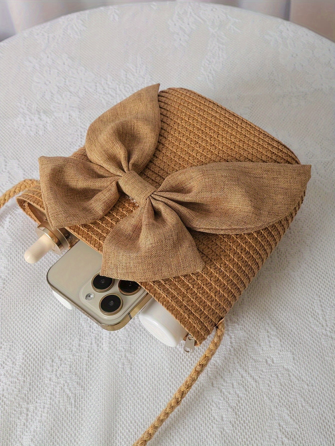 Julia | Sac croisé en paille Boho avec nœud ou fleur - Parfait pour les sorties d'été !