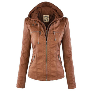 Veste en cuir marron pour femme avec capuche, fermeture éclair, poches zippées, style moderne et élégant. Mode automne-hiver tendance.