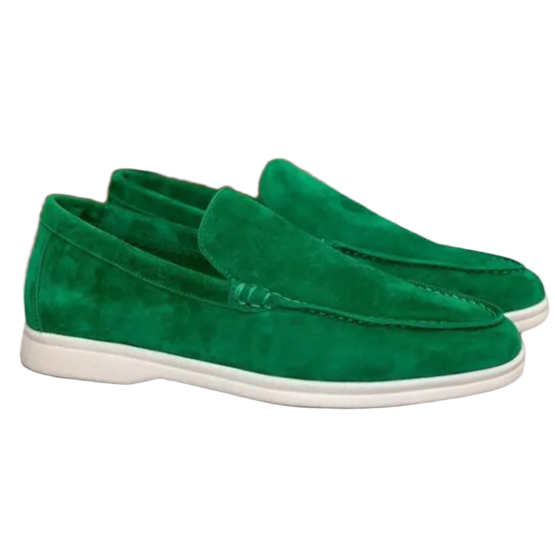 Mocassins en daim vert pour homme, semelle blanche, style élégant et moderne, chaussures décontractées, tendance mode masculine.