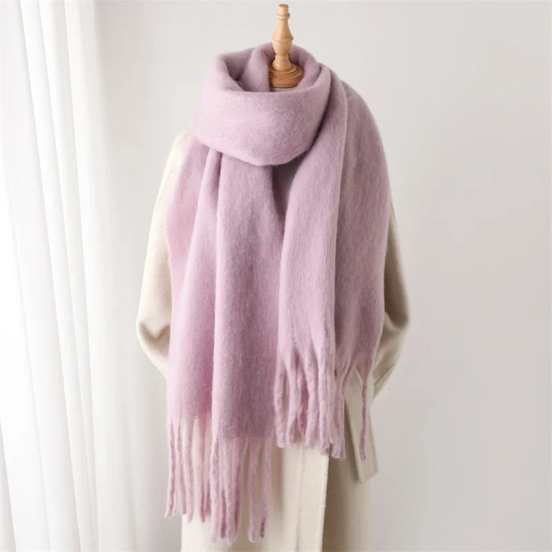 Echarpe de luxe en cachemire pour dames avec gros pompons pour le style et le confort en hiver