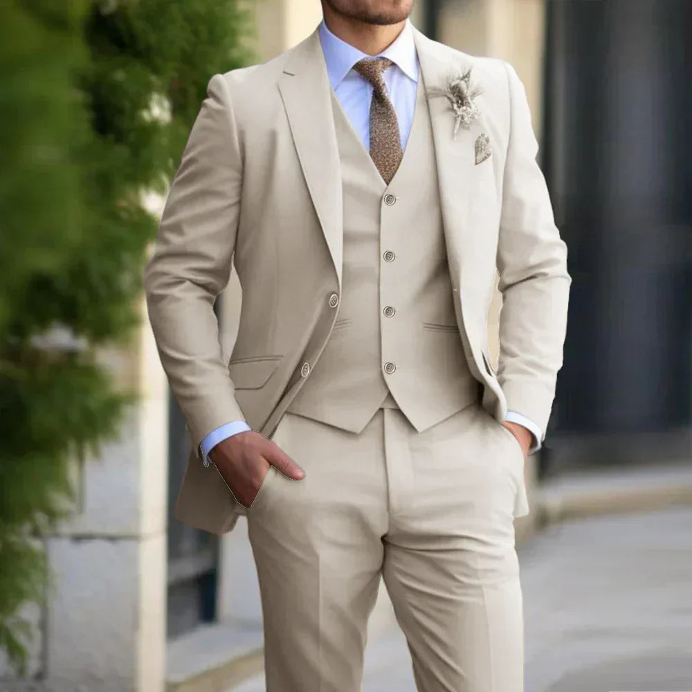 Costume trois pièces ajusté pour hommes avec revers classiques - Tenue de soirée en toute saison