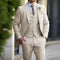Costume trois pièces ajusté pour hommes avec revers classiques - Tenue de soirée en toute saison
