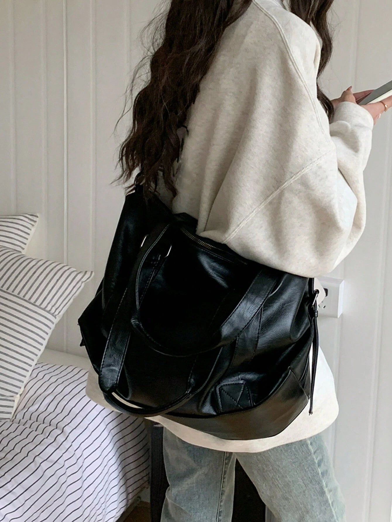 Large Elegant Course Handbag