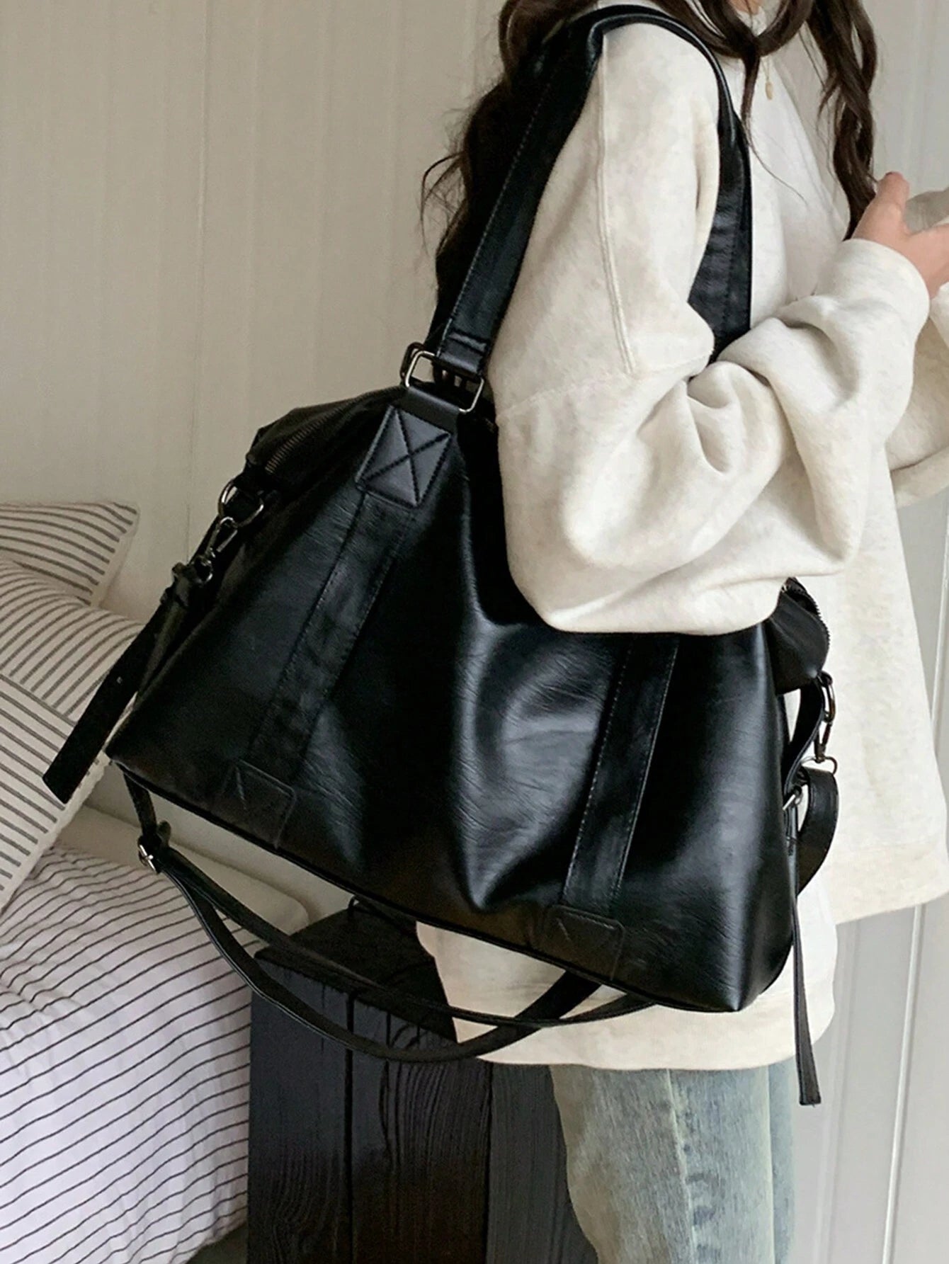 Large Elegant Course Handbag