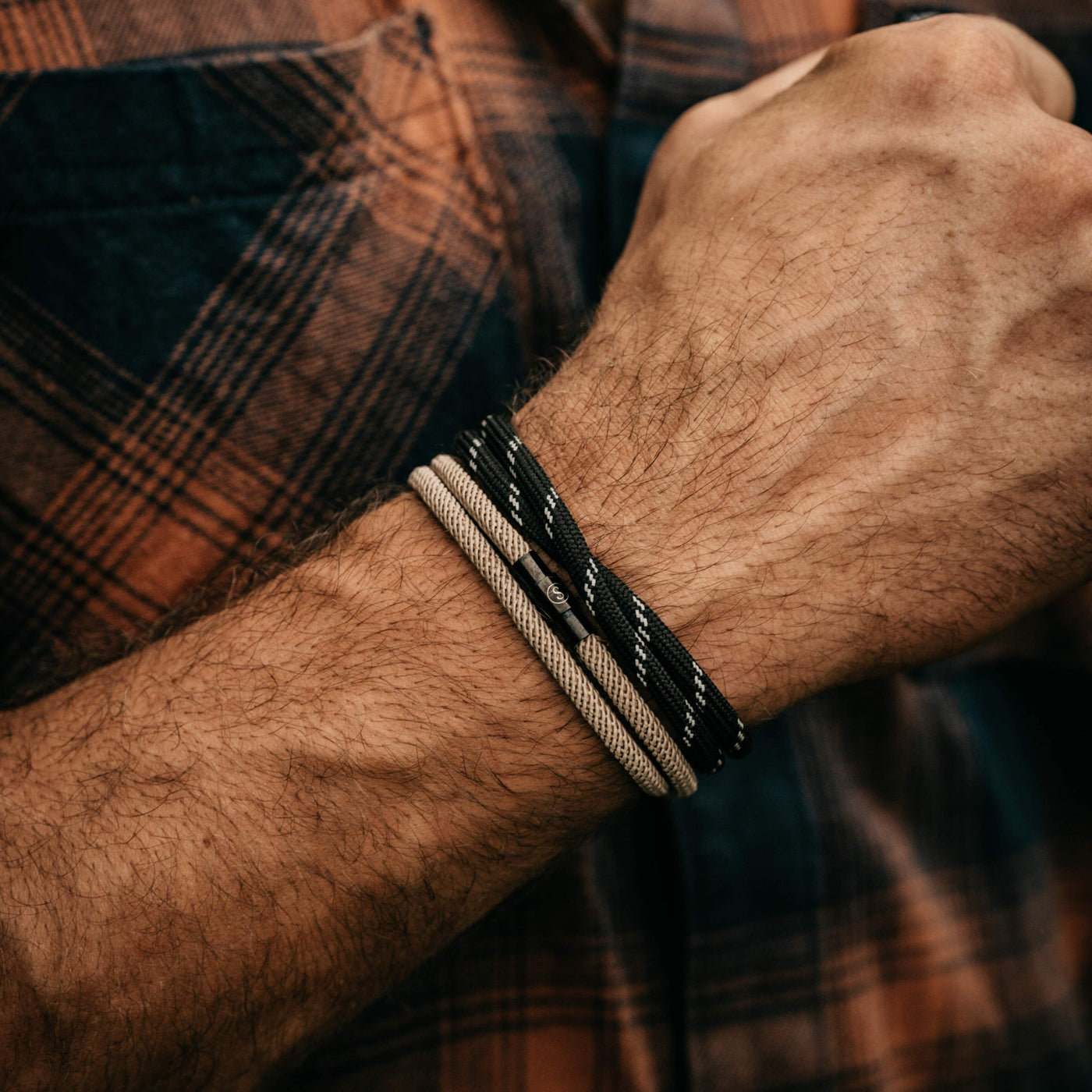 Ara - Bracelet magnétique en corde de Milan - Edition brune