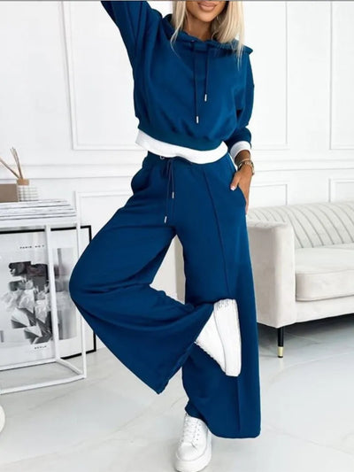 Completo felpa con cappuccio e pantaloni della tuta da donna: comodo, elegante e versatile