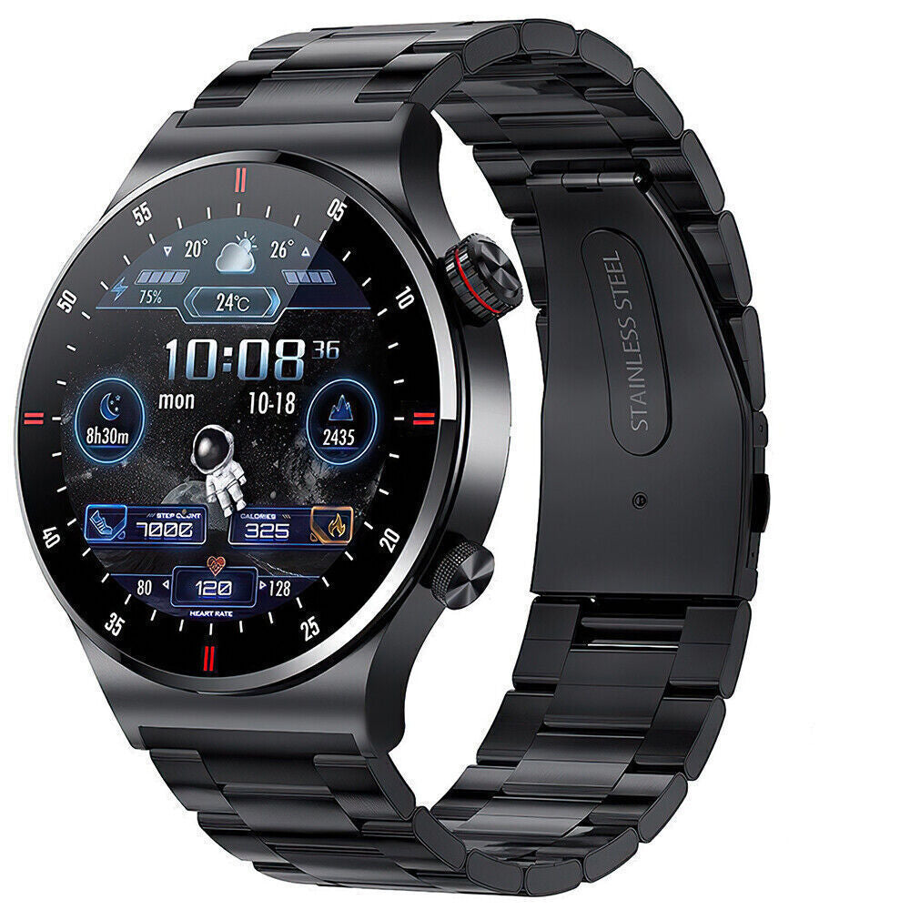 Montre connectée noire avec bracelet en acier inoxydable, affichage numérique couleur, fonctionnalités de fitness, météo et notifications.