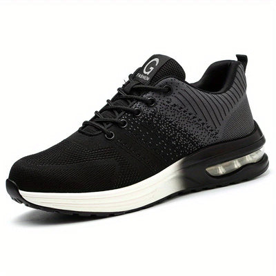 Chaussure de sport noire pour homme avec semelle amortissante, design moderne et lacets noirs. Idéale pour course et fitness.