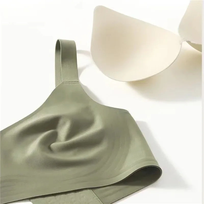 Soutien-gorge sans couture vert olive avec coques amovibles, design minimaliste, lingerie confortable pour femmes, mode sous-vêtements tendance.
