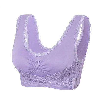 Soutien-gorge violet en dentelle, sans armature, avec bretelles larges et fermeture à crochets. Lingerie confortable et élégante pour femmes.