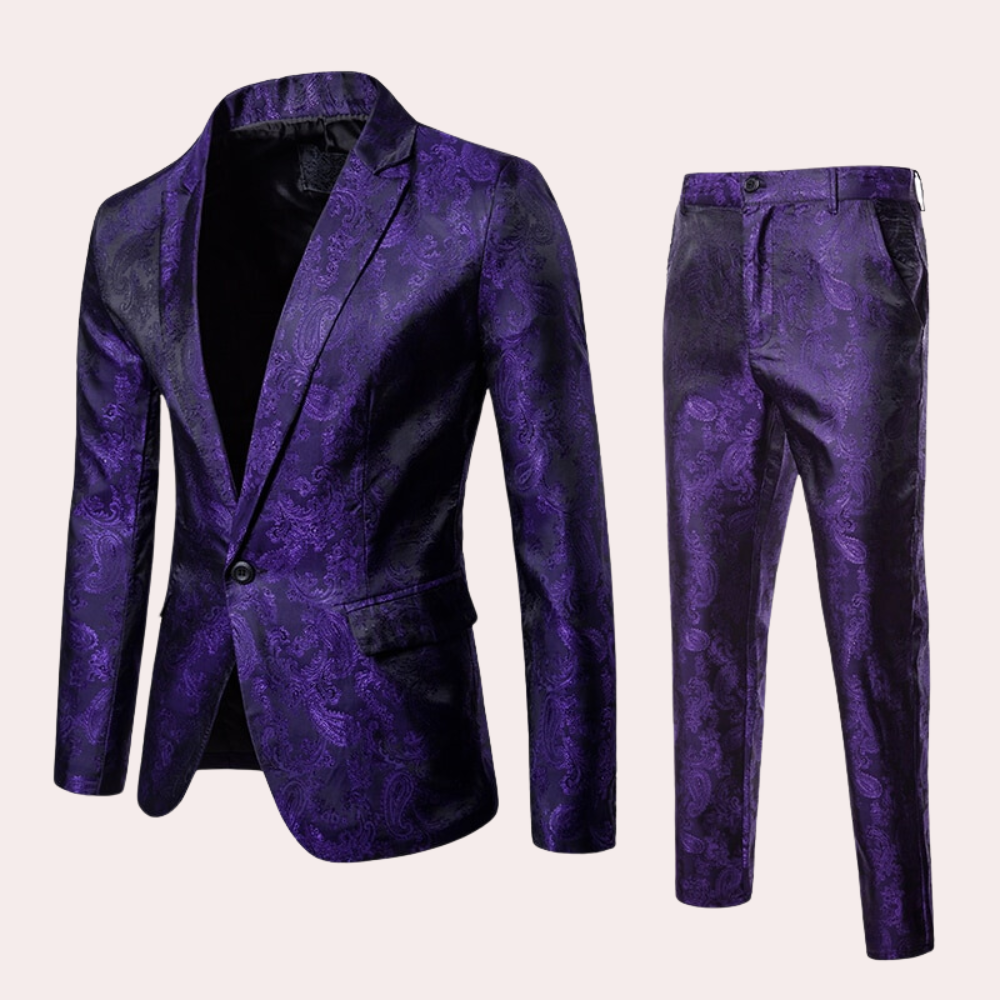 Costume homme violet en jacquard, veste et pantalon assortis, élégant et moderne, idéal pour soirées et événements formels.