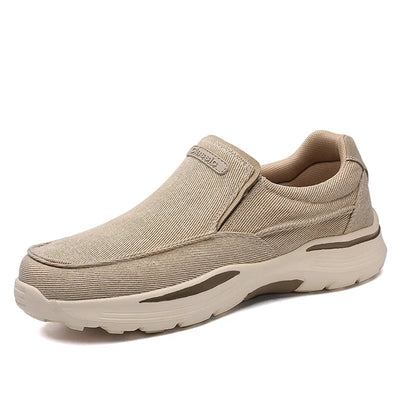 Chaussure slip-on beige pour homme, semelle épaisse antidérapante, design décontracté et confortable, idéale pour la marche quotidienne.