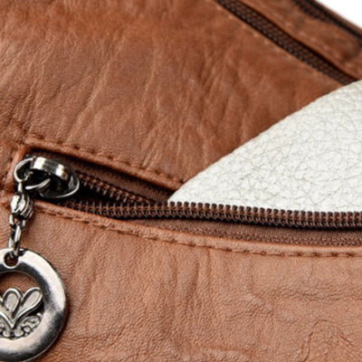Vintpack – Sac à Dos Compact en Cuir Clouté