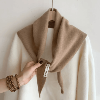 CosyWrap - Écharpe tricotée triangulaire en laine de niche pour les femmes, comme foulard ou écharpe chaude