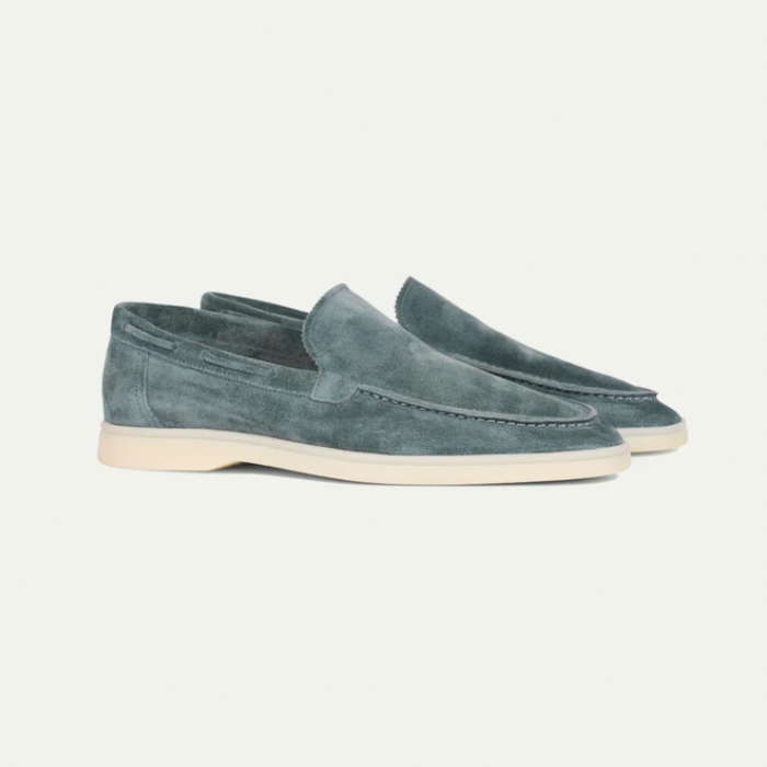 Mocassins en daim bleu-vert pour homme, semelle blanche, style élégant et décontracté, chaussures tendance, confortables et modernes.