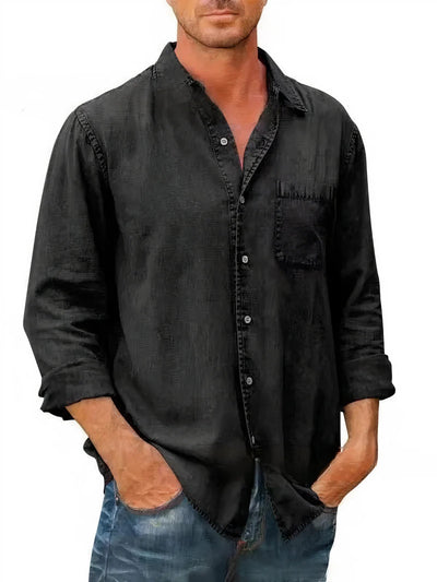 Chemise noire en lin pour homme, manches longues, col classique, poche poitrine, style décontracté. Mode masculine, tenue élégante et confortable.