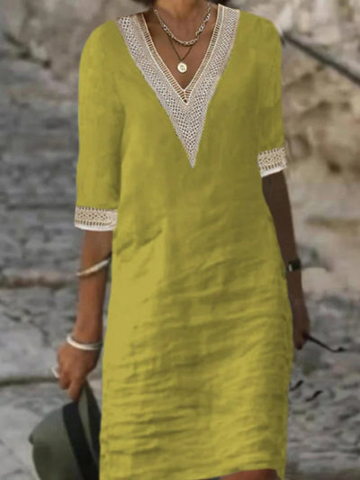 Robe chic en lin mélangé avec col en V et bordures en dentelle