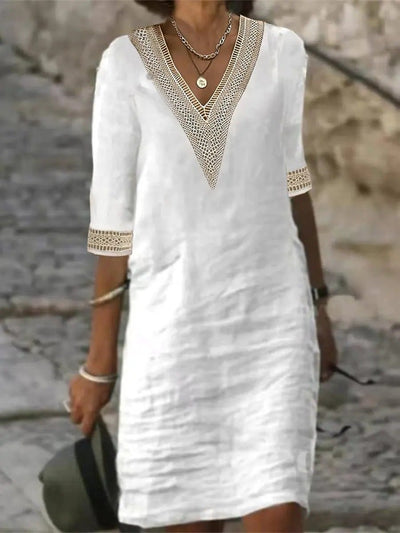 Robe chic en lin mélangé avec col en V et bordures en dentelle