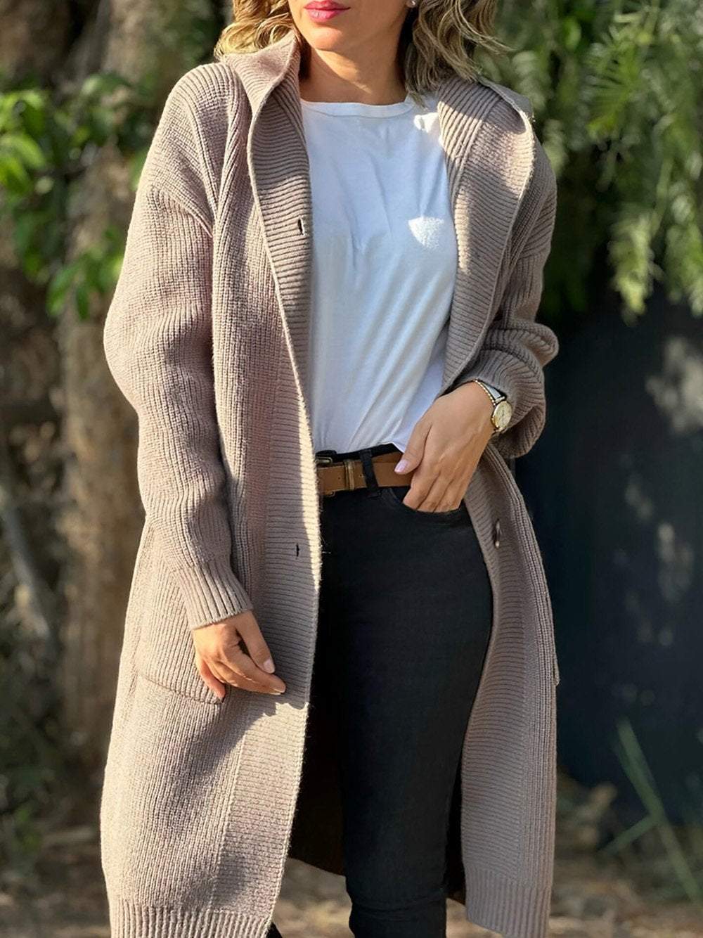 Veste à capuche en maille beige pour femmes