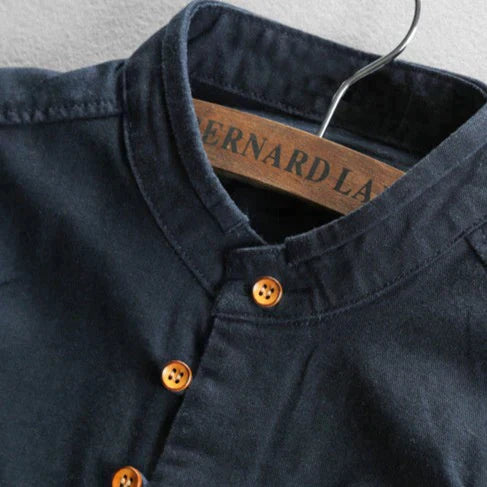 Chemise moderne slim fit avec col montant et manches longues