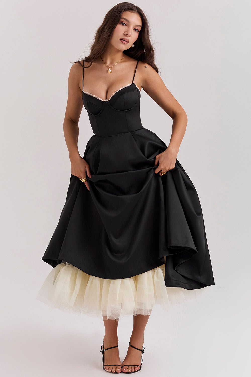 Robe de soirée avec détails de l'armature | Satin | Elégant & Féminin