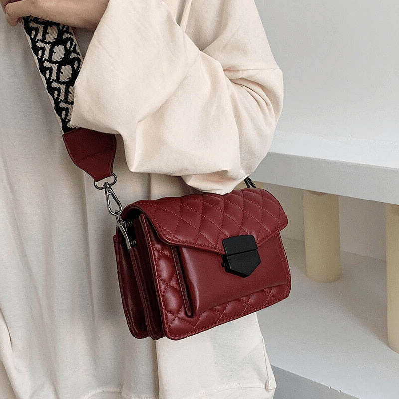 Mary - Luxury handbag for the modern woman - Elegant and spacious handbag