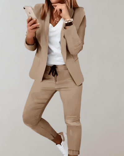 Mary | Ensemble deux pièces avec blazer à carreaux et pantalon assorti